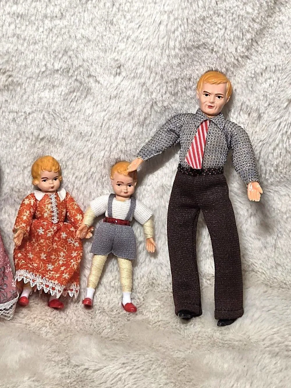 Vintage Concord Miniatures Doll Family Set of 4 Dolls 1970s NEW IN BOX #B6